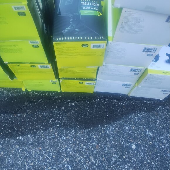 Cellphone mounts and cup holders lot of 50 - Picture 10 of 12